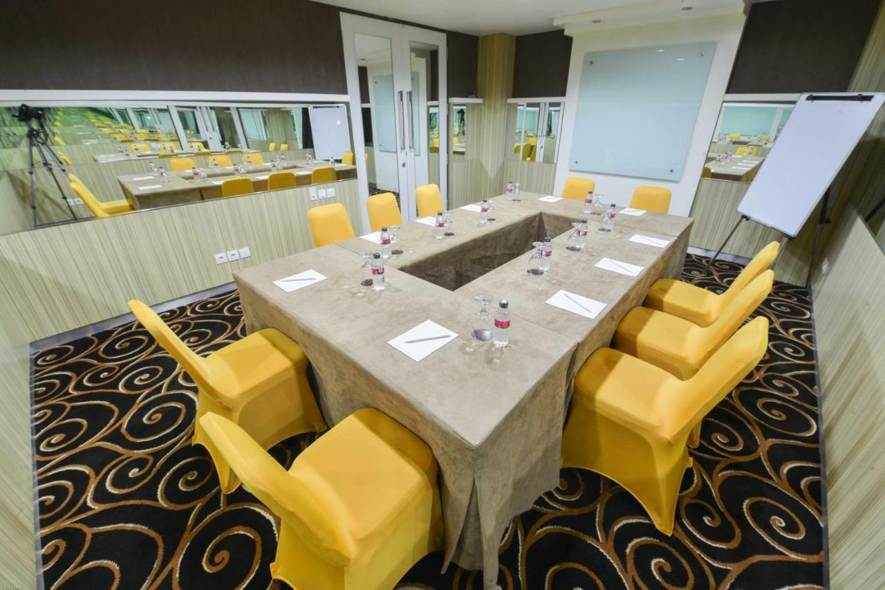 D'Hotel Τζακάρτα Εξωτερικό φωτογραφία